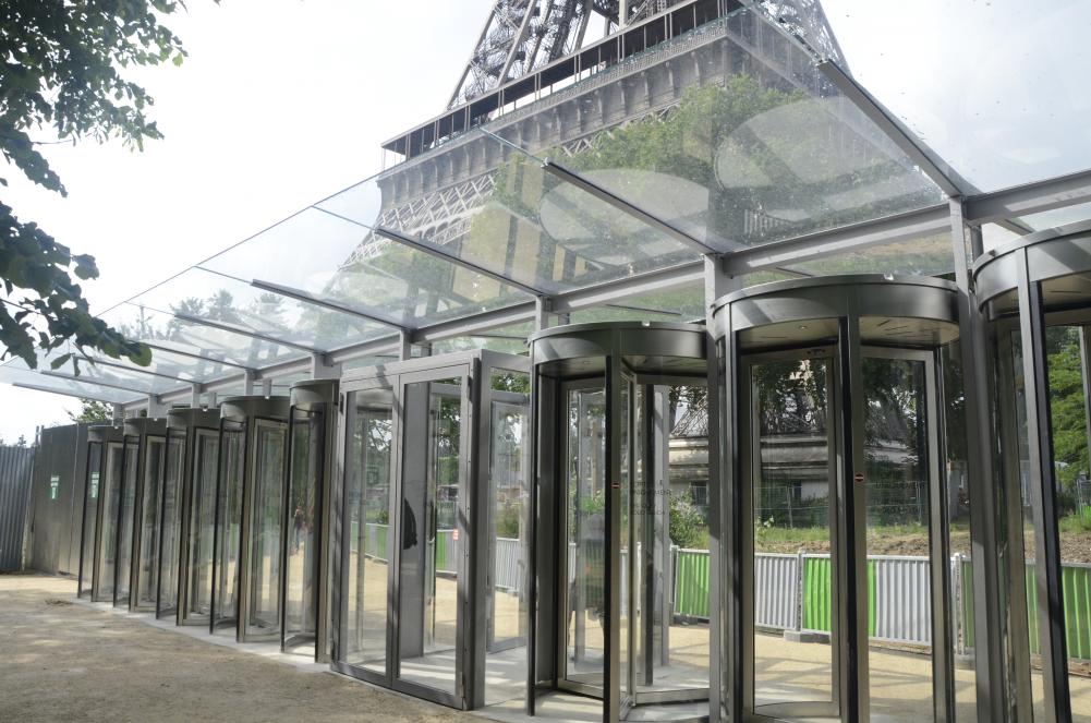 sortie de la tour eiffel