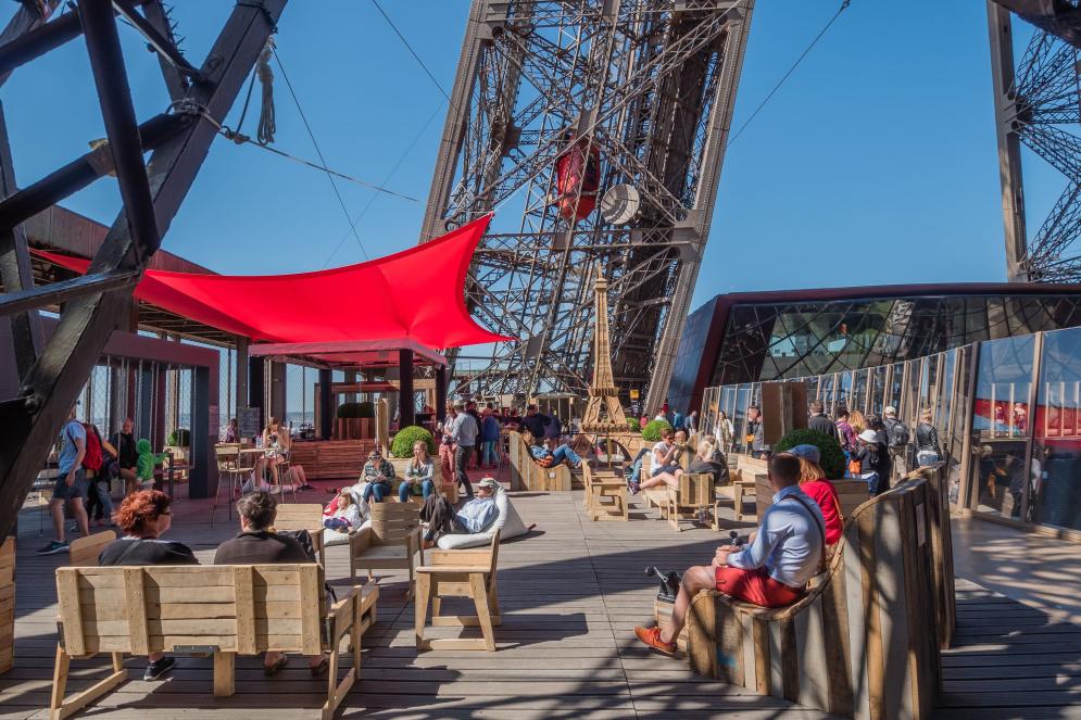 Terrasse d'été vue globale