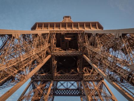 DJ set at the Eiffel tower: Cercle invites Nina Kraviz