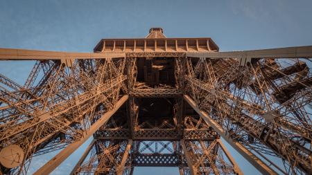 Cercle Nina Kraviz à la tour Eiffel